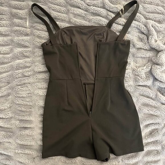 Black short romper - Picture 2 of 2
